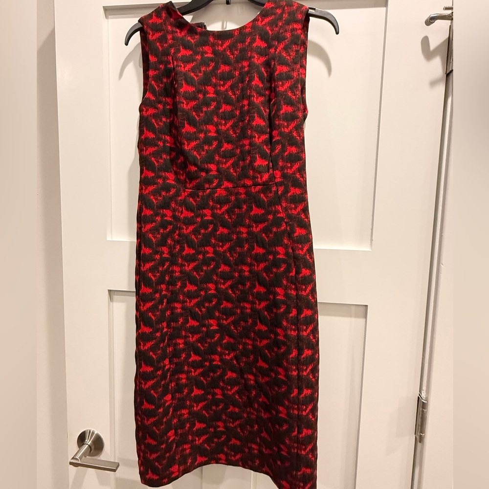 Calvin Klein Red and Black Patterned Sleeveless Sheath Dress